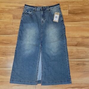 💜 FRYE AND CO. Size 8 Long Denim Skirt In Color Marley Wash NWT